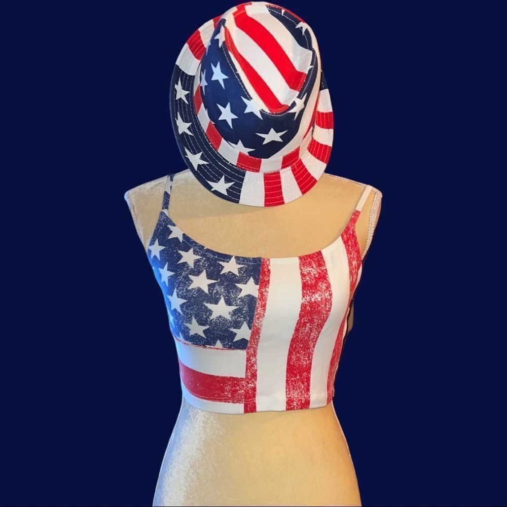 Carabella stretchy cropped flag inspired top! Nwt